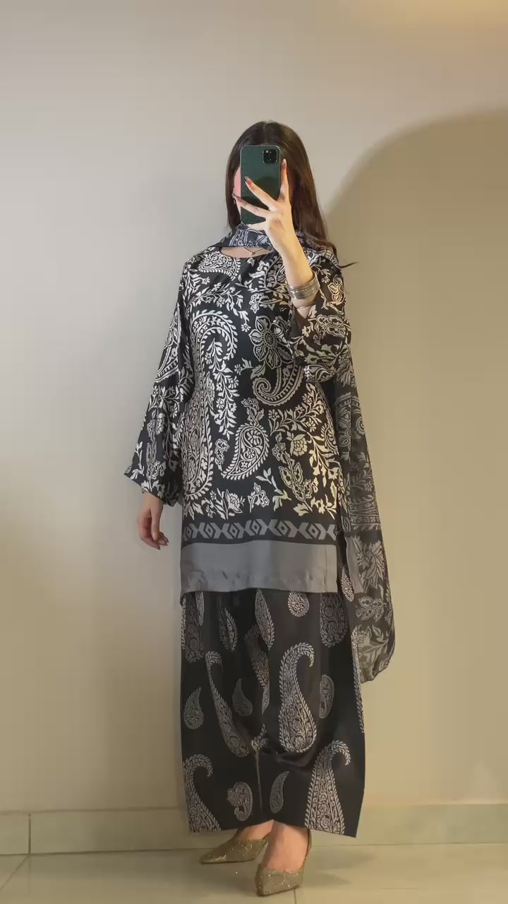 Onyx Paisley 3-Piece Suit